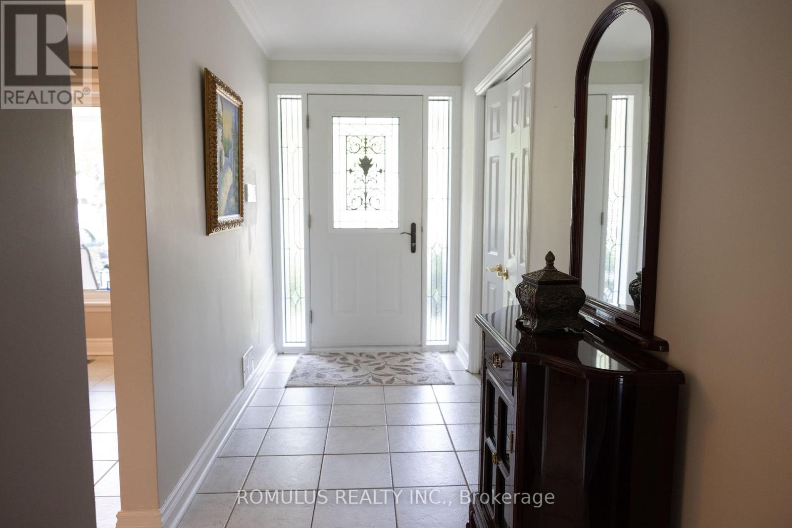 28 Eldorado Court, Toronto, Ontario  M3J 1X1 - Photo 12 - W12969134