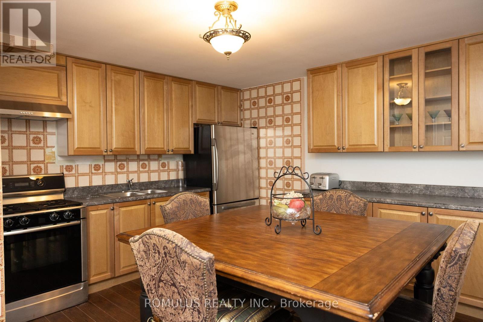 28 Eldorado Court, Toronto, Ontario  M3J 1X1 - Photo 26 - W12969134