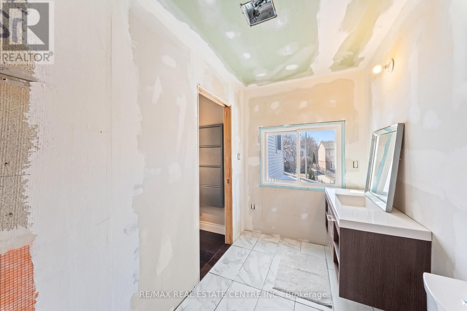 23 Majestic Crescent, Brampton, Ontario  L6S 3N1 - Photo 36 - W12969136