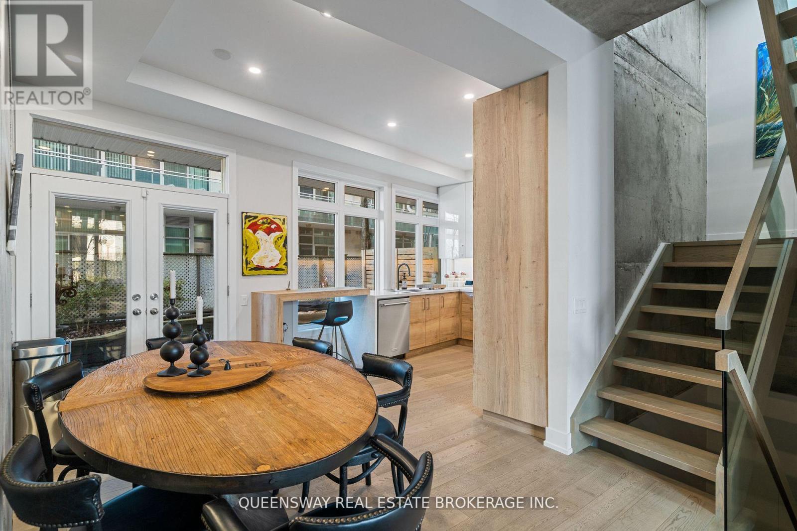 Th6 - 2067 Lake Shore Boulevard, Toronto, Ontario  M8V 4B8 - Photo 10 - W12969212