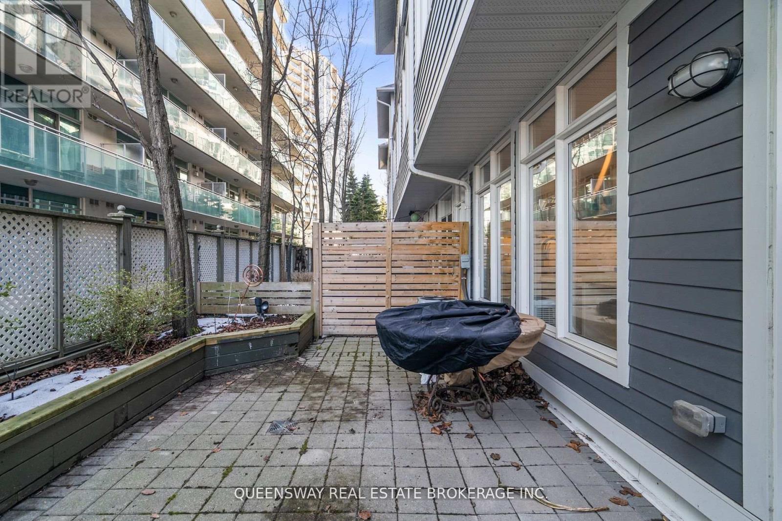 Th6 - 2067 Lake Shore Boulevard, Toronto, Ontario  M8V 4B8 - Photo 15 - W12969212