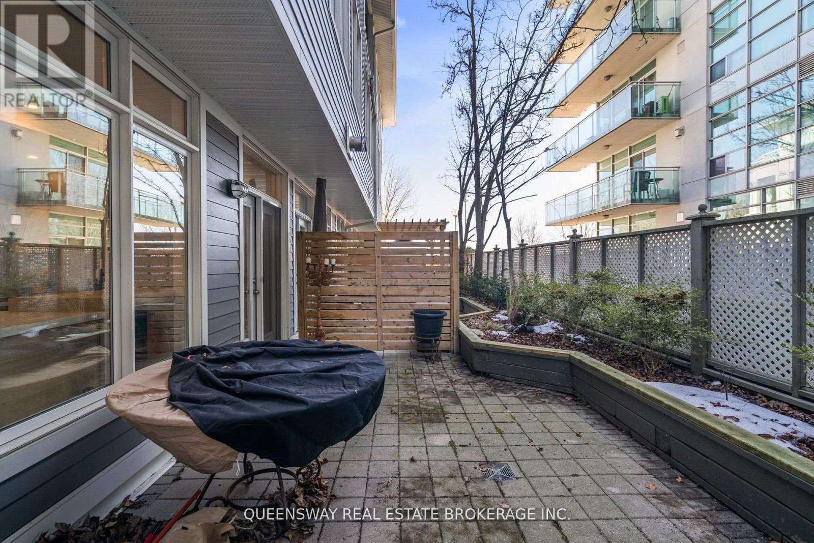 Th6 - 2067 Lake Shore Boulevard, Toronto, Ontario  M8V 4B8 - Photo 16 - W12969212