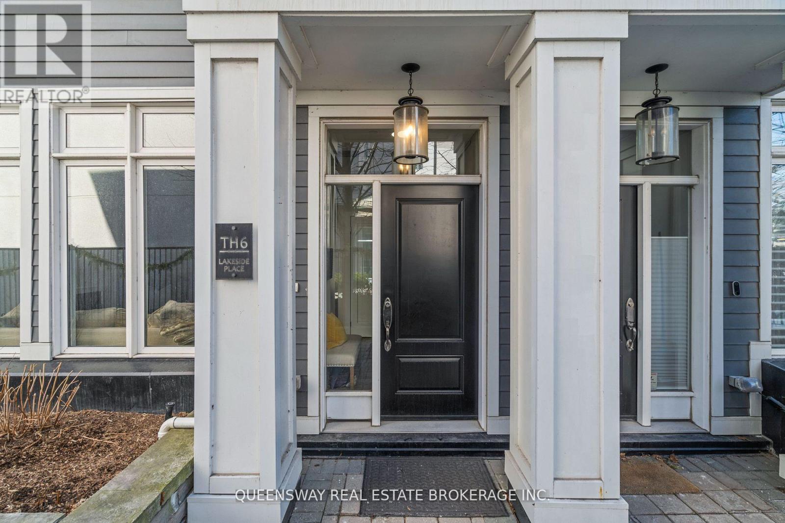 Th6 - 2067 Lake Shore Boulevard, Toronto, Ontario  M8V 4B8 - Photo 2 - W12969212