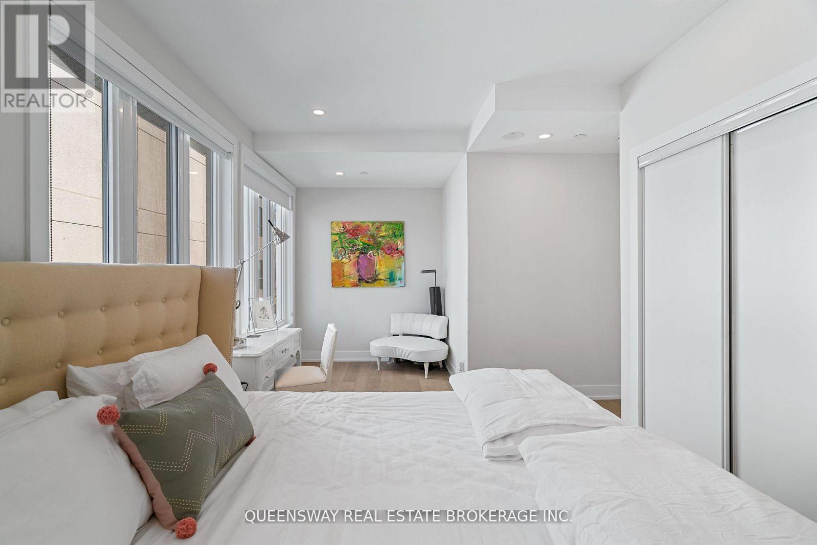 Th6 - 2067 Lake Shore Boulevard, Toronto, Ontario  M8V 4B8 - Photo 22 - W12969212