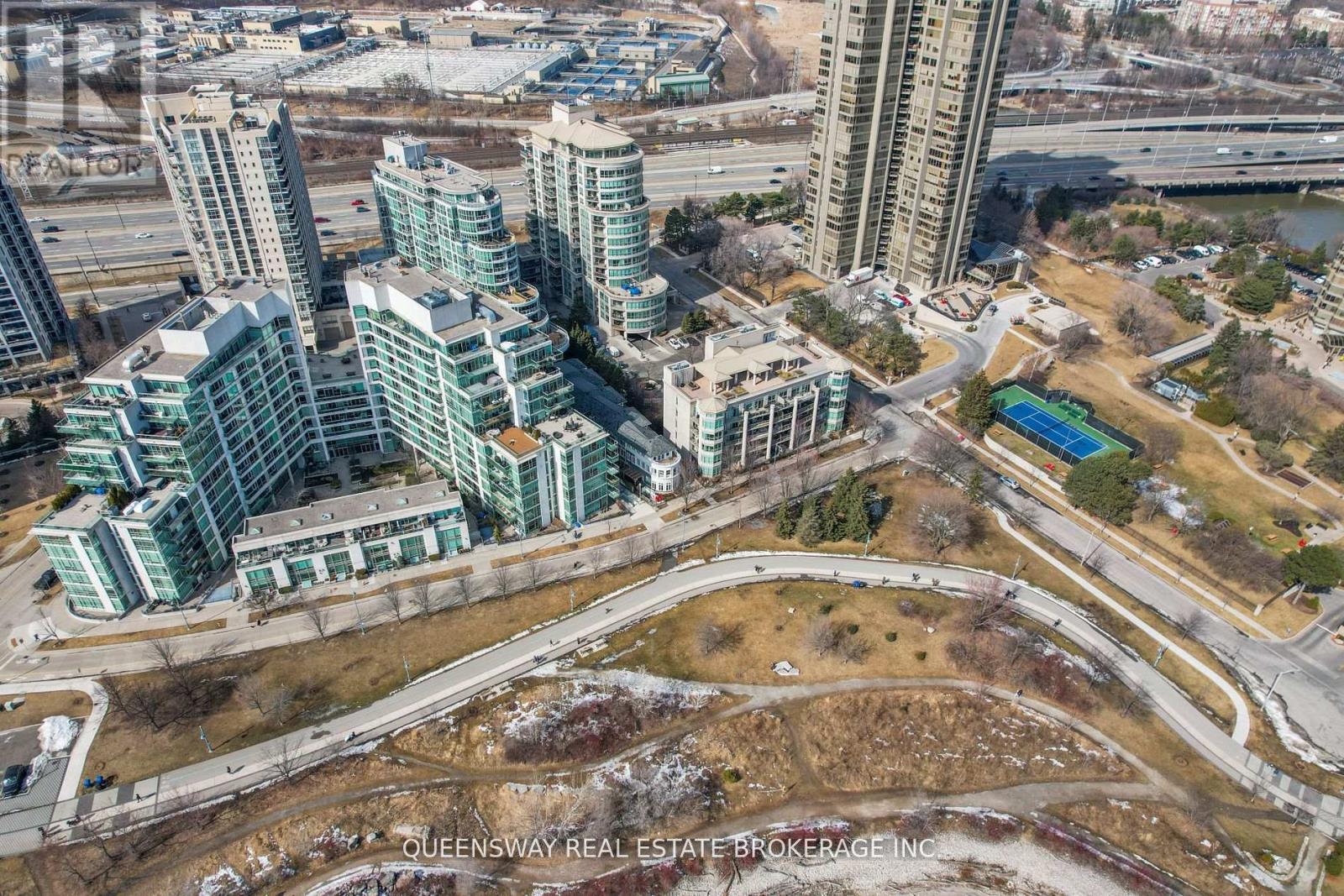 Th6 - 2067 Lake Shore Boulevard, Toronto, Ontario  M8V 4B8 - Photo 29 - W12969212
