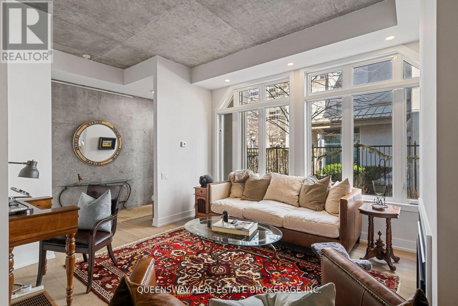 Th6 - 2067 Lake Shore Boulevard, Toronto, Ontario  M8V 4B8 - Photo 6 - W12969212