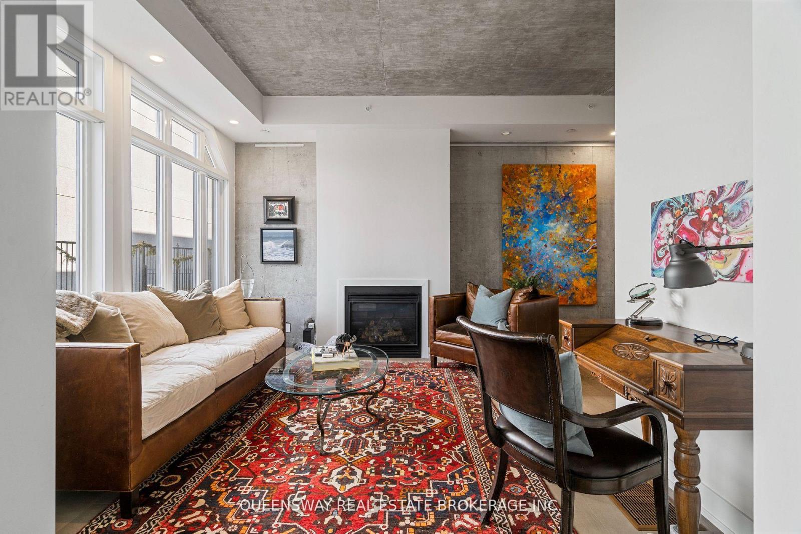 Th6 - 2067 Lake Shore Boulevard, Toronto, Ontario  M8V 4B8 - Photo 7 - W12969212