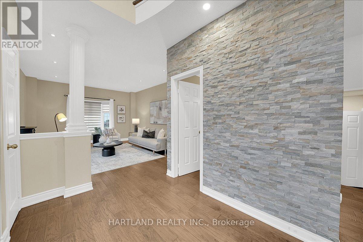 3770 Deepwood Heights, Mississauga, Ontario  L5M 7M9 - Photo 3 - W12969238