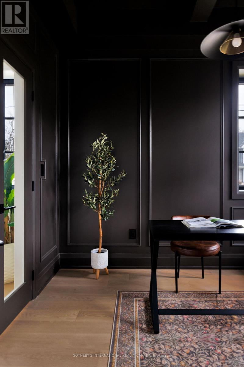 118 Warwood Road, Toronto, Ontario  M9B 5B7 - Photo 14 - W12969248