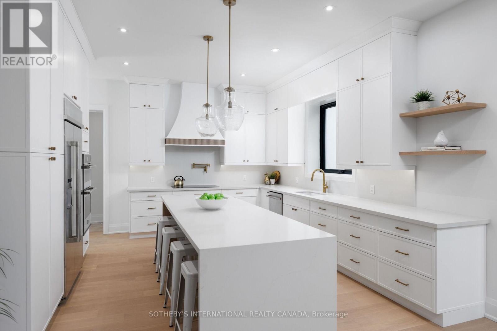 118 Warwood Road, Toronto, Ontario  M9B 5B7 - Photo 16 - W12969248