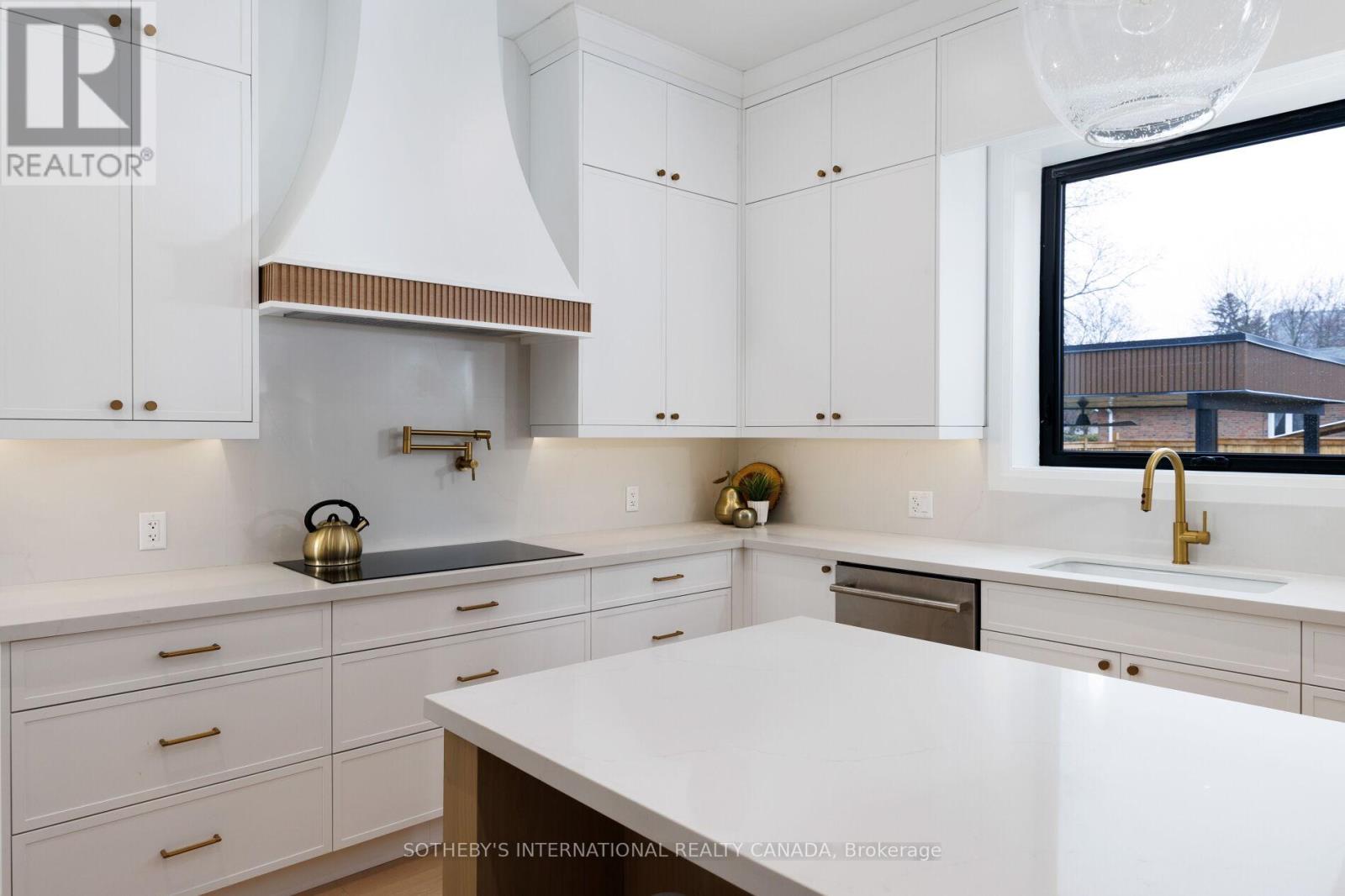 118 Warwood Road, Toronto, Ontario  M9B 5B7 - Photo 17 - W12969248