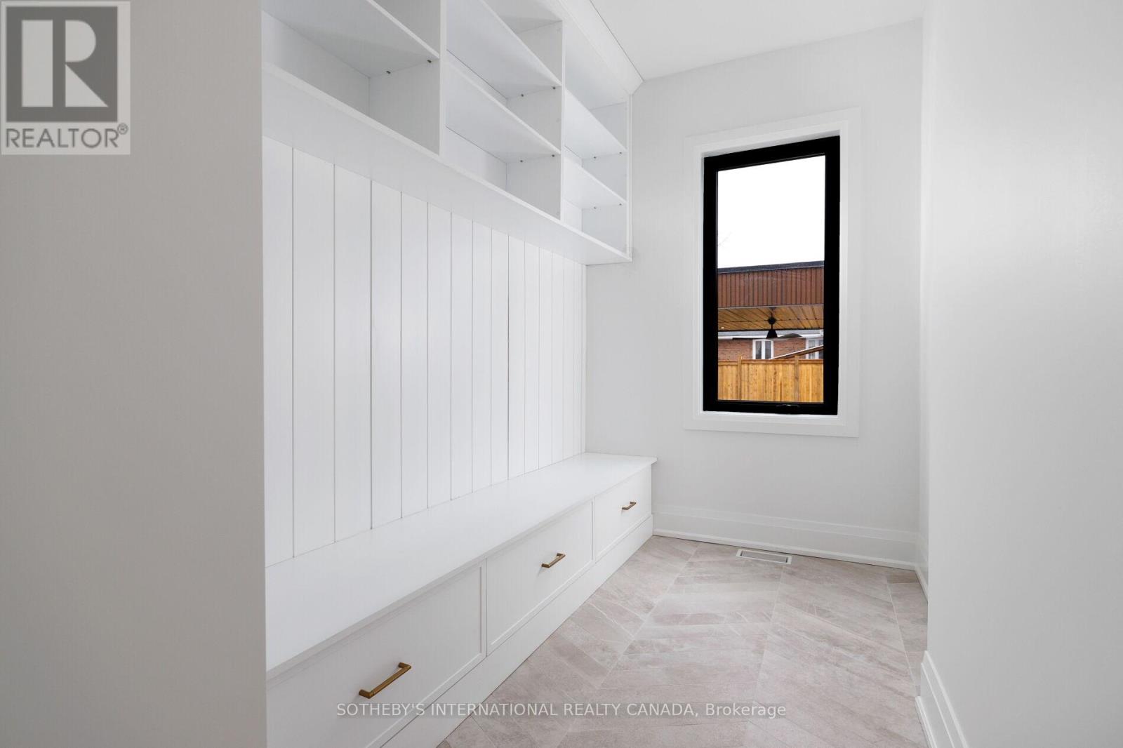 118 Warwood Road, Toronto, Ontario  M9B 5B7 - Photo 21 - W12969248