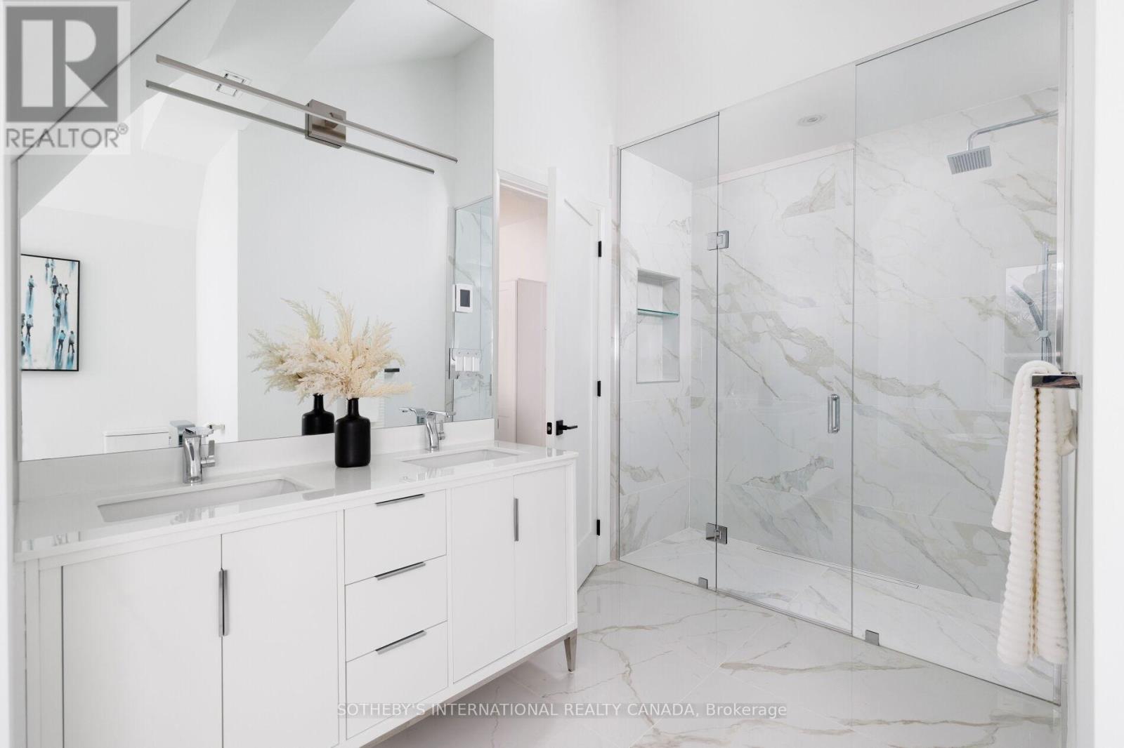 118 Warwood Road, Toronto, Ontario  M9B 5B7 - Photo 26 - W12969248