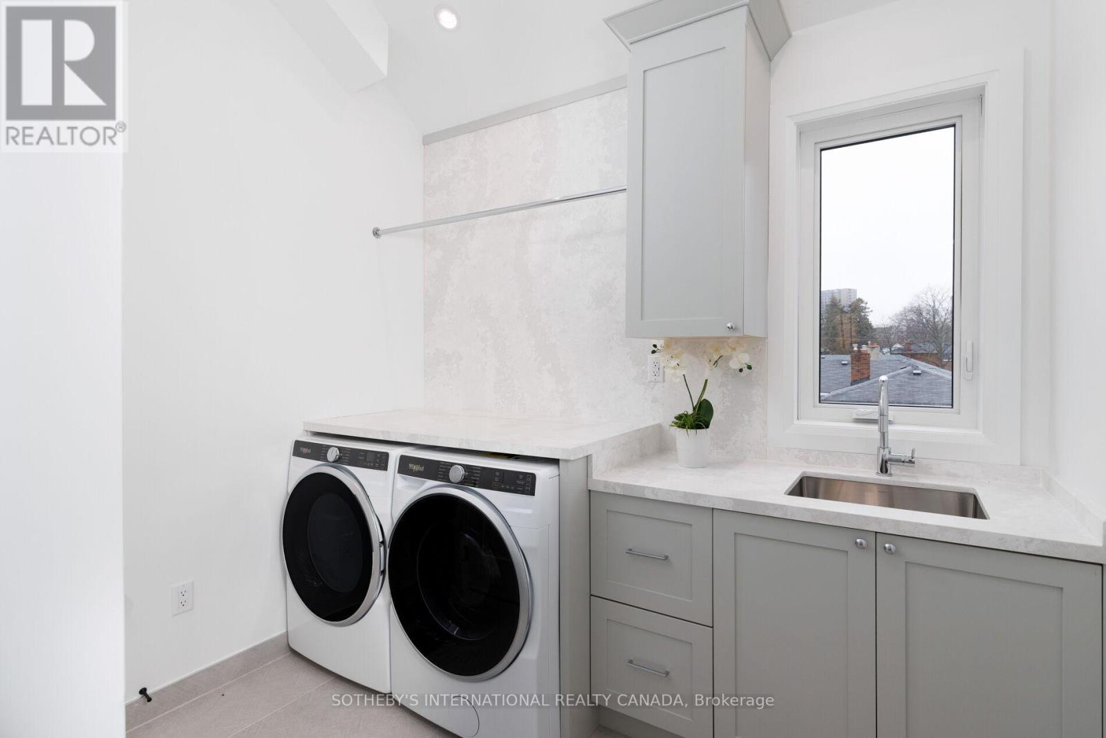 118 Warwood Road, Toronto, Ontario  M9B 5B7 - Photo 28 - W12969248