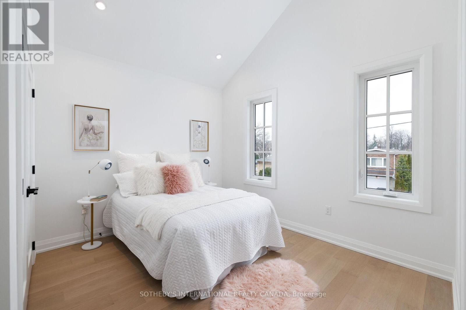 118 Warwood Road, Toronto, Ontario  M9B 5B7 - Photo 29 - W12969248