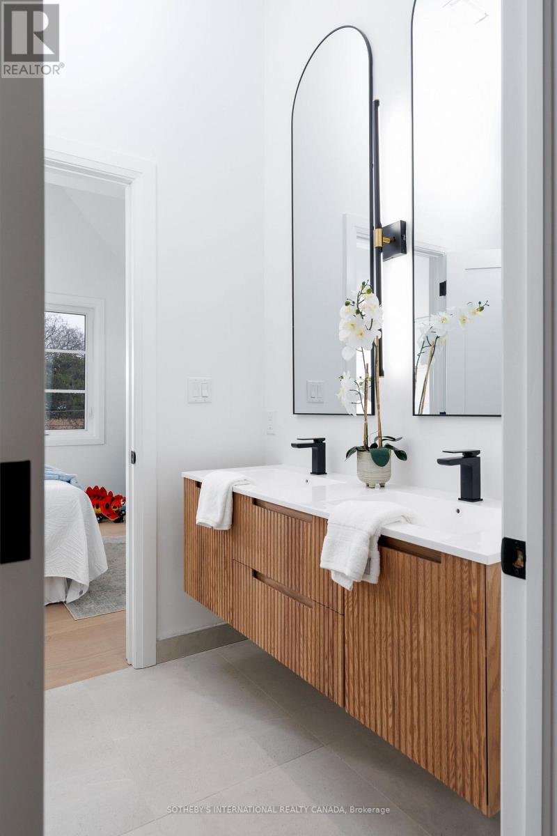 118 Warwood Road, Toronto, Ontario  M9B 5B7 - Photo 30 - W12969248