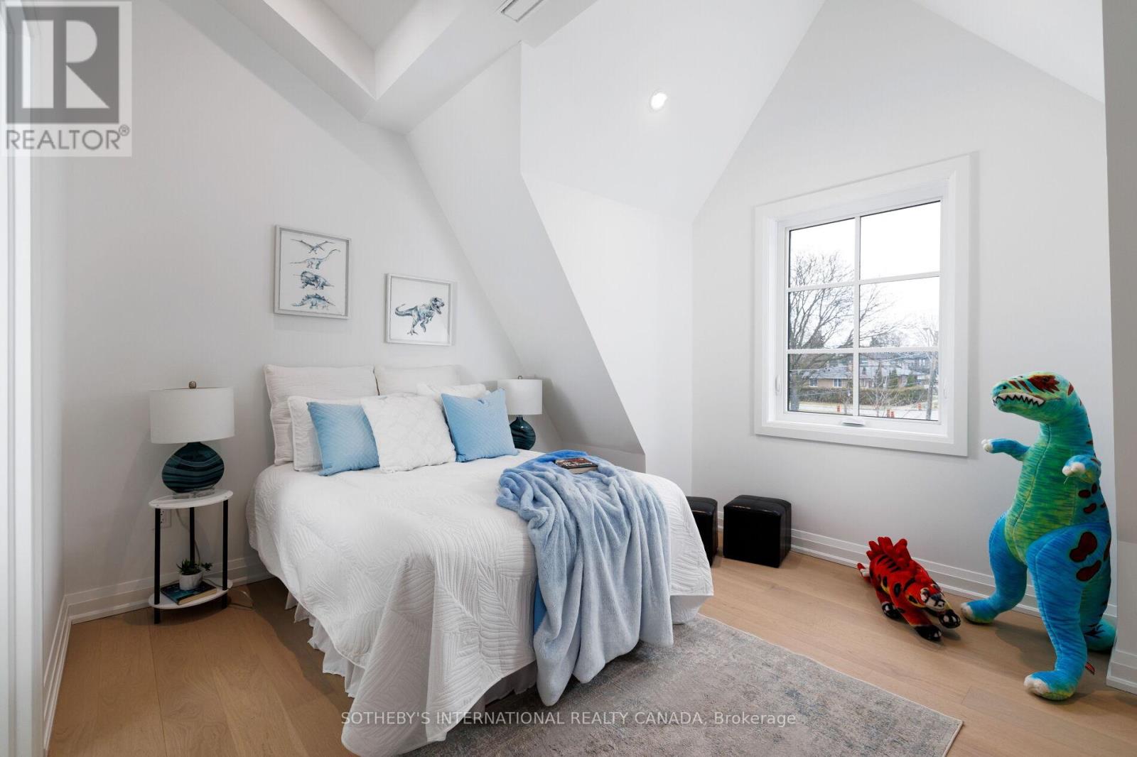 118 Warwood Road, Toronto, Ontario  M9B 5B7 - Photo 31 - W12969248