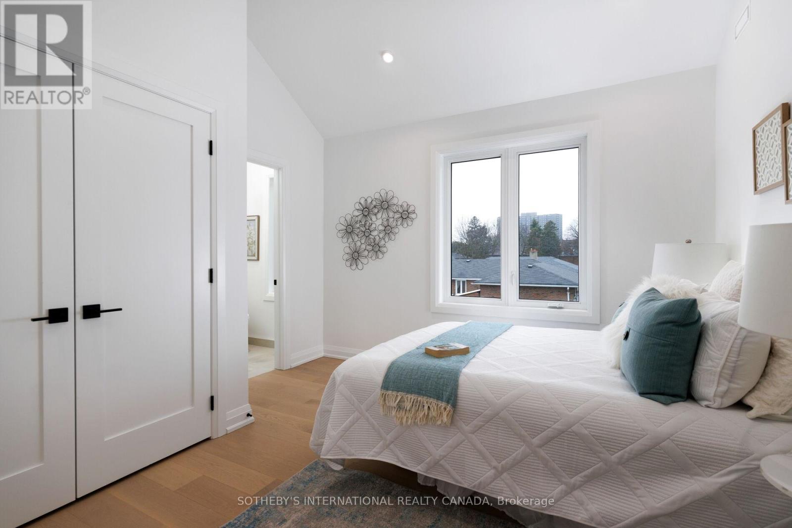 118 Warwood Road, Toronto, Ontario  M9B 5B7 - Photo 34 - W12969248