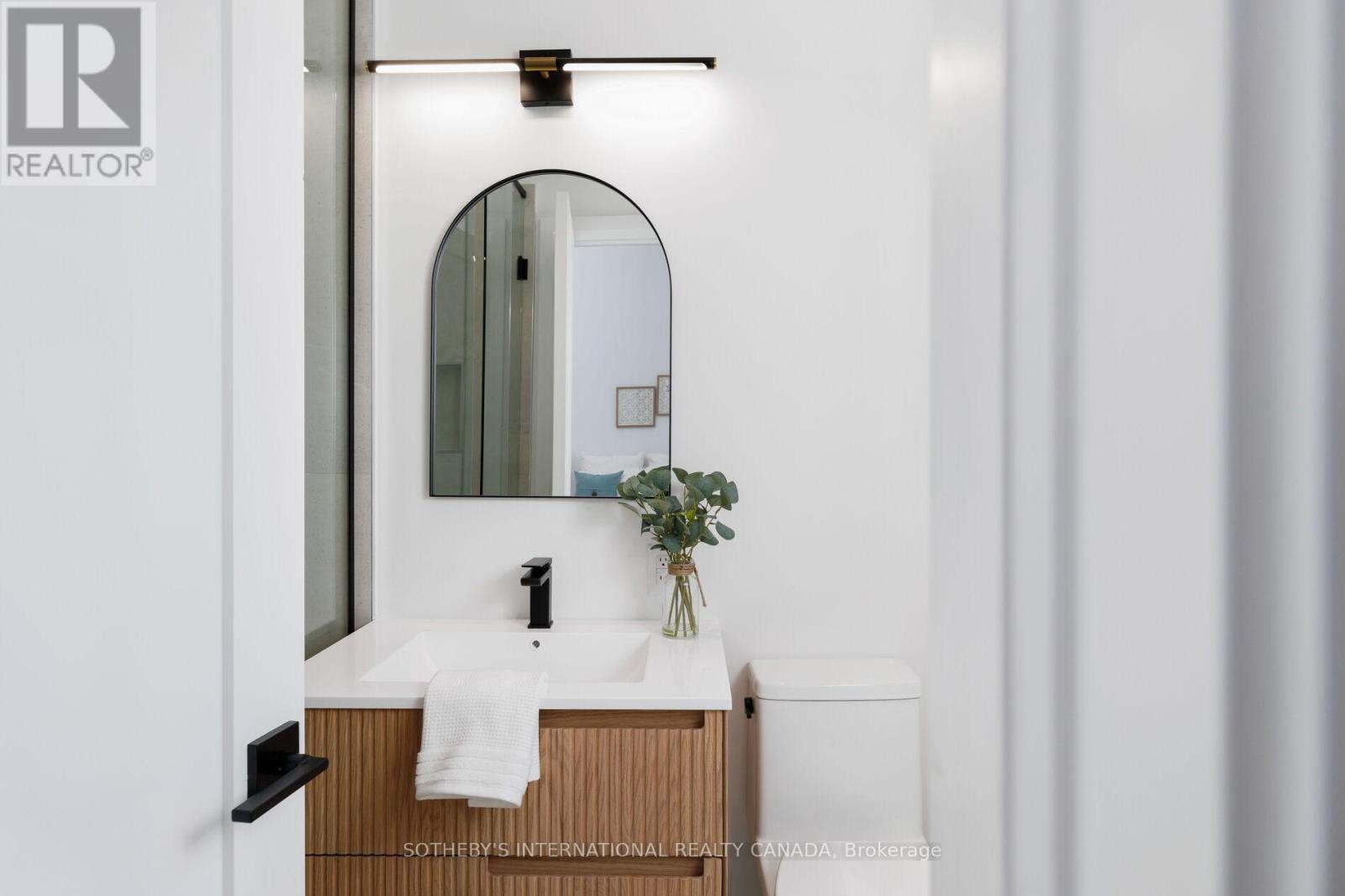 118 Warwood Road, Toronto, Ontario  M9B 5B7 - Photo 35 - W12969248