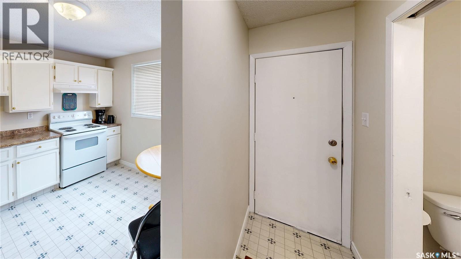 6 Mackenzie Mews, Regina, Saskatchewan  S4N 5M5 - Photo 11 - SK032320