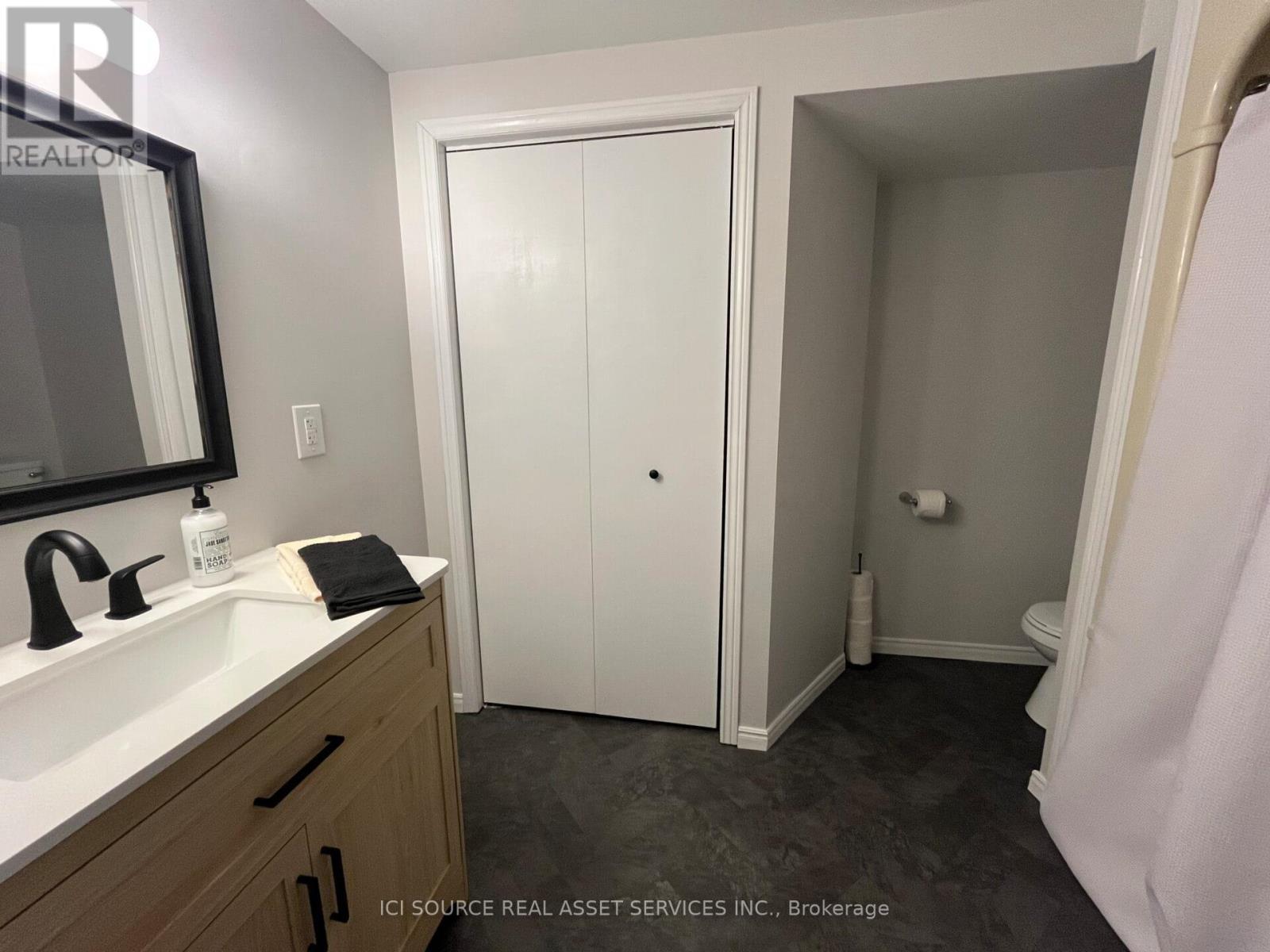 31 Blackfriar Lane, Brantford, Ontario  N3R 7M2 - Photo 10 - X12969200