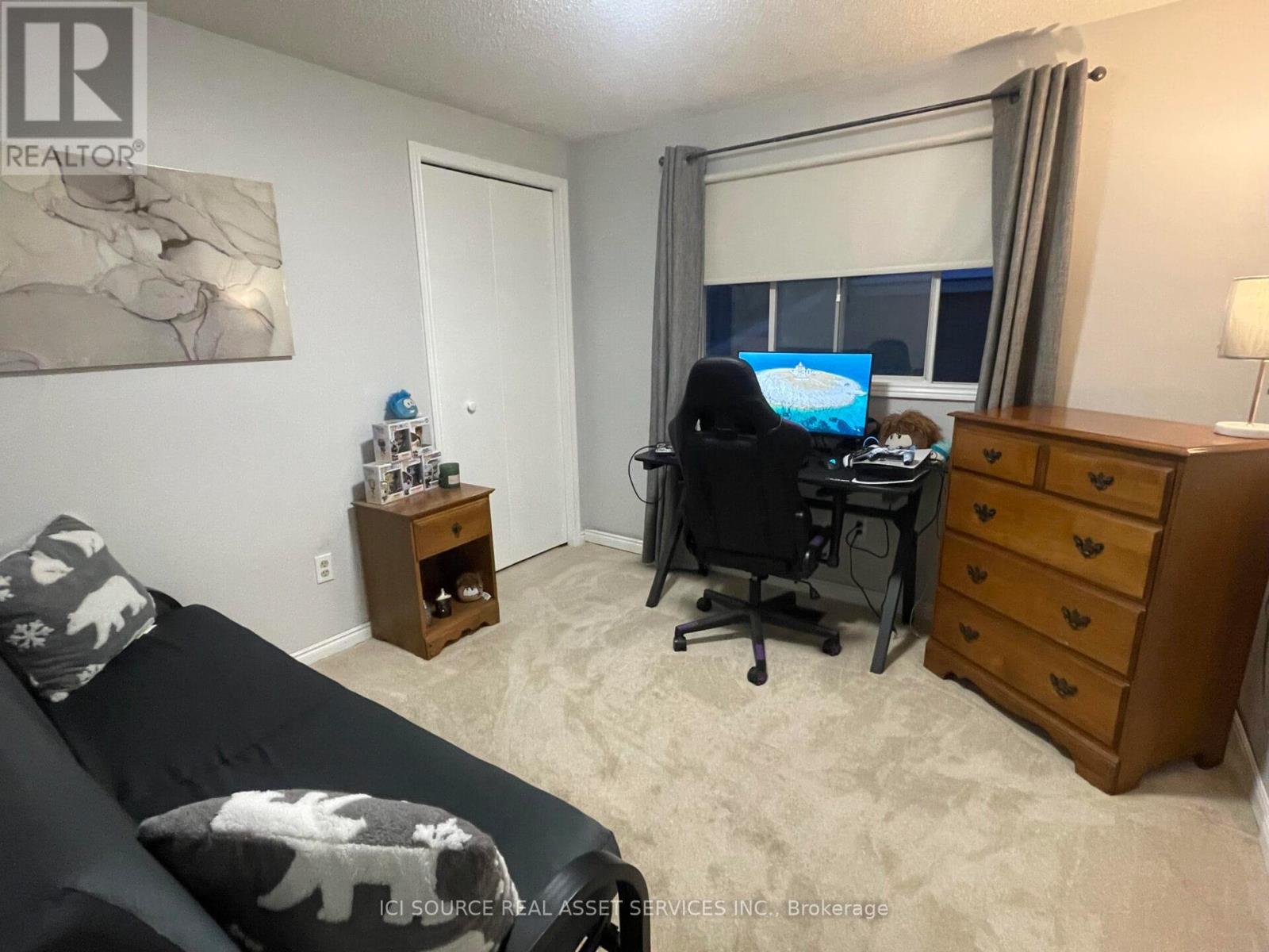 31 Blackfriar Lane, Brantford, Ontario  N3R 7M2 - Photo 9 - X12969200