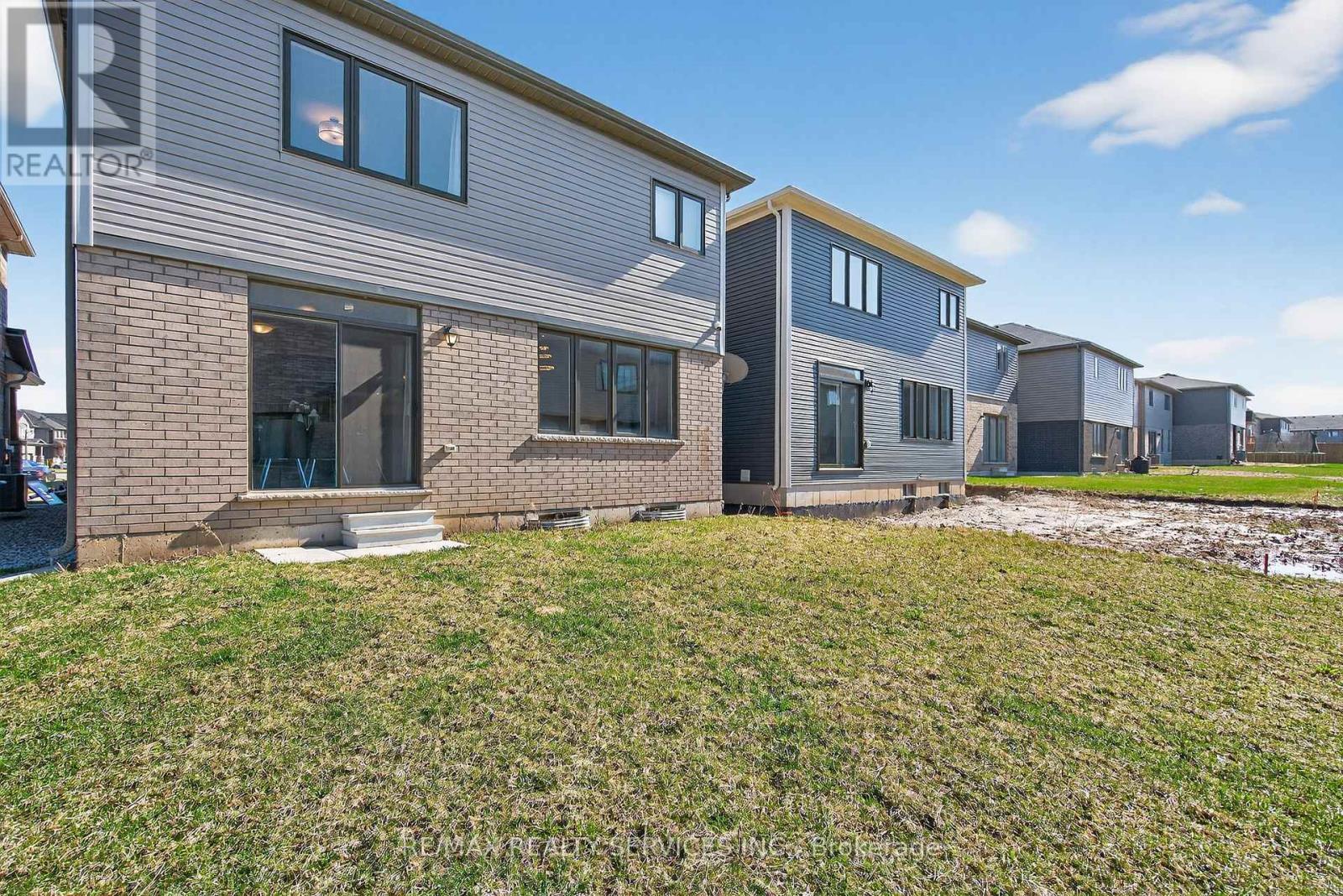 12 Ladd Avenue, Brantford, Ontario  N3T 0S3 - Photo 36 - X12969230