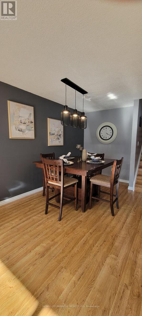 567 Ferndale Court, London South, Ontario  N6C 5C2 - Photo 4 - X12968278