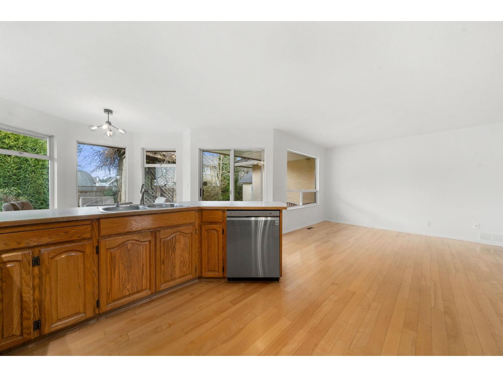 6303 187a Street, Surrey, British Columbia  V3S 7N9 - Photo 12 - R3108303