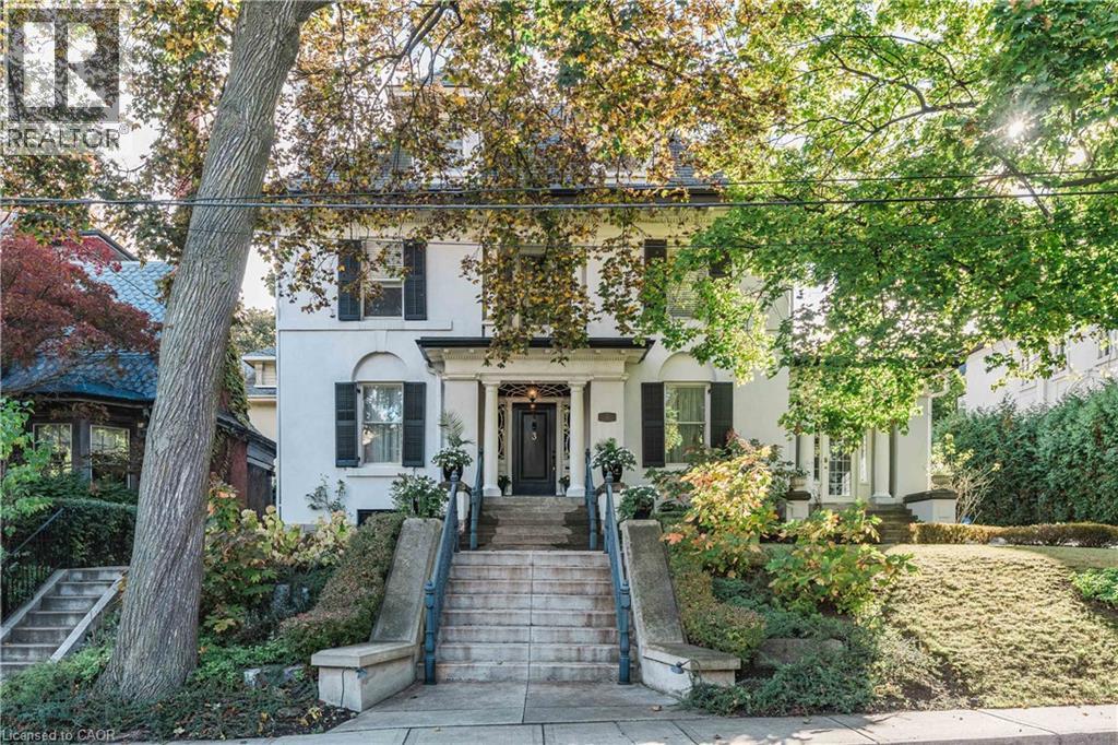 3 TURNER Avenue, Hamilton, Ontario