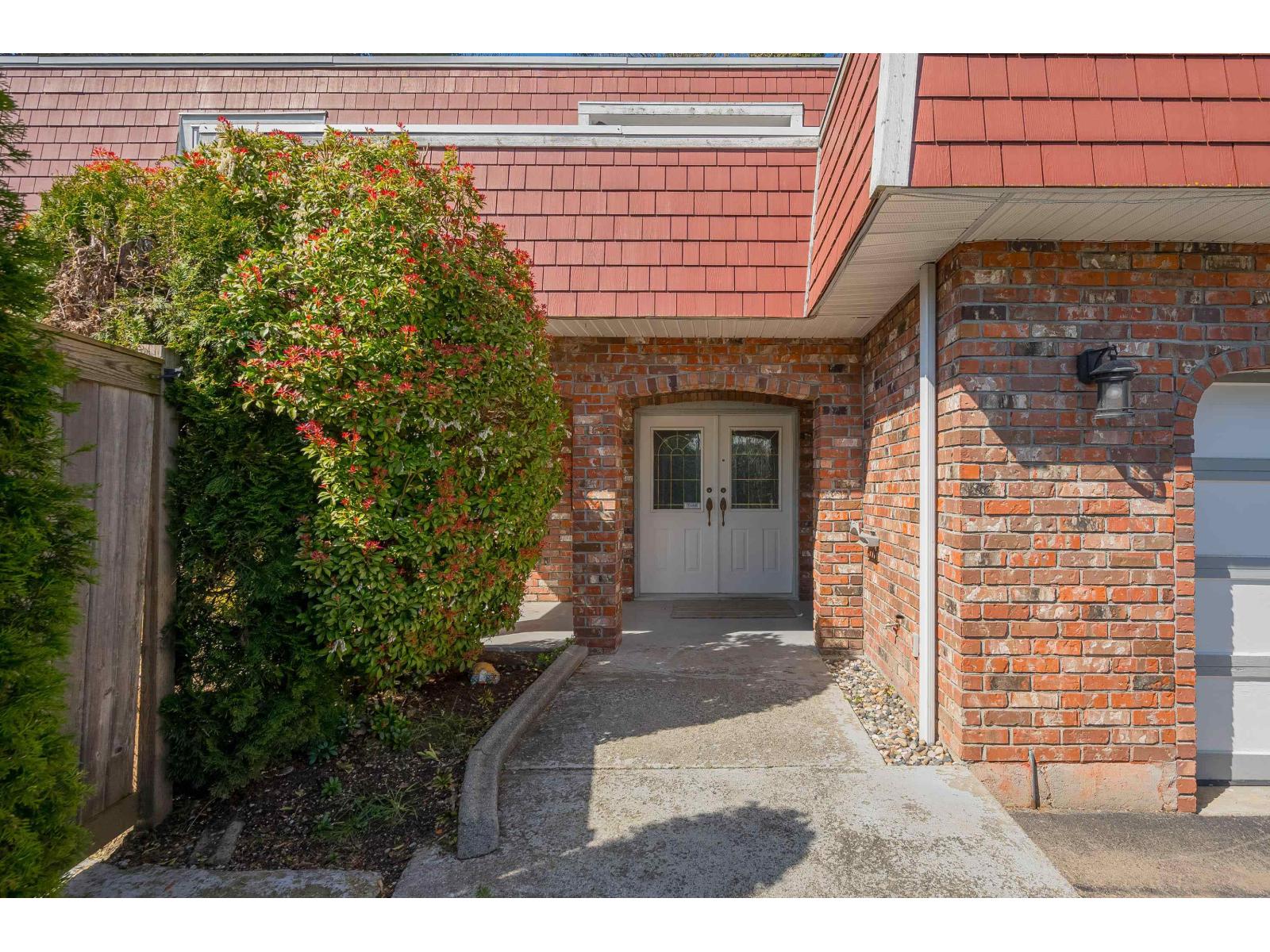 2443 Rideau Street, Abbotsford, British Columbia  V2T 3N3 - Photo 2 - R3106274