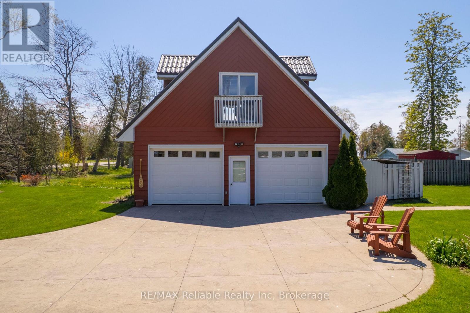 185 Huron Road, Huron-Kinloss, Ontario N2Z 2X3 - Photo 2 - X12969264