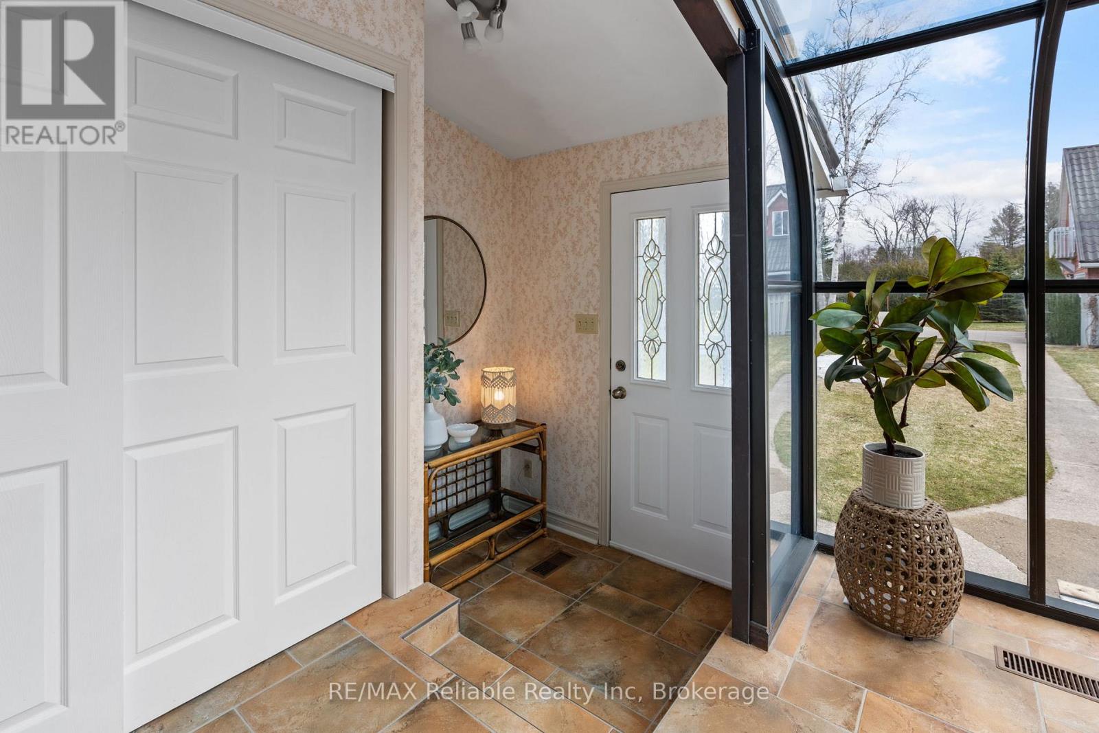 185 Huron Road, Huron-Kinloss, Ontario N2Z 2X3 - Photo 8 - X12969264