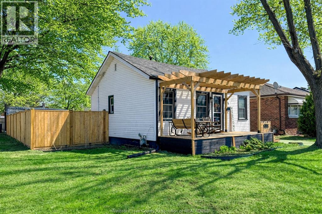 1704 Central, Windsor, Ontario  N8Y 3W2 - Photo 2 - 26007384