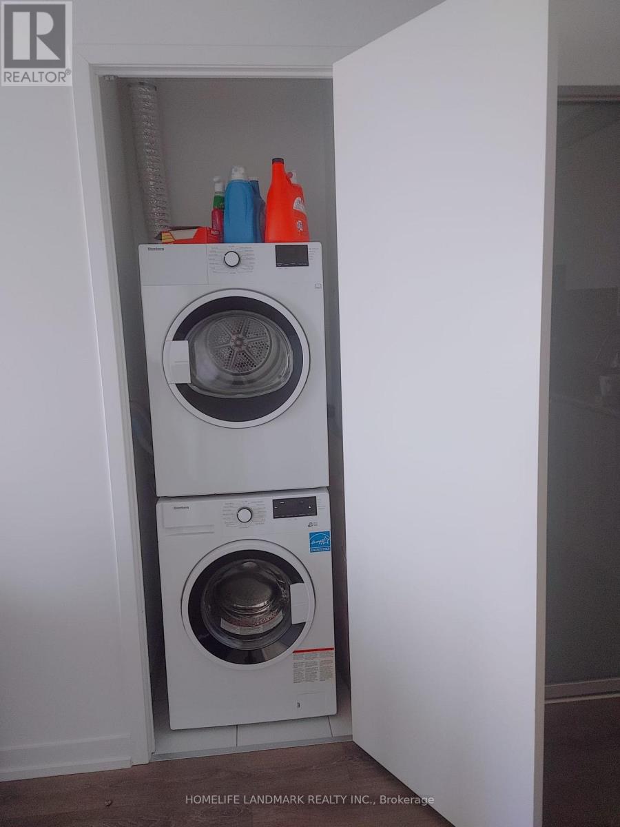 1012 - 5 Buttermill Avenue, Vaughan, Ontario  L4K 0J5 - Photo 8 - N12969058