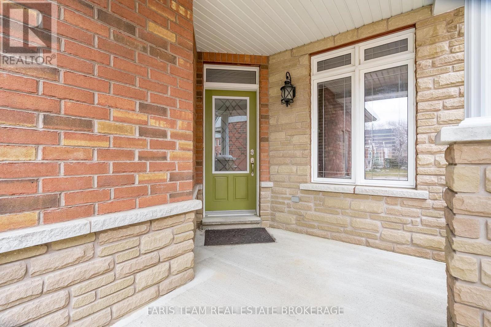 1845 Lamstone Street, Innisfil, Ontario  L9S 4Z8 - Photo 3 - N12821762