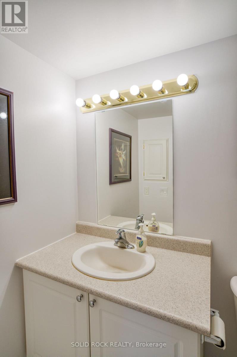 209 - 429 Somerset Street W, Ottawa, Ontario  K2P 2P5 - Photo 18 - X12966490