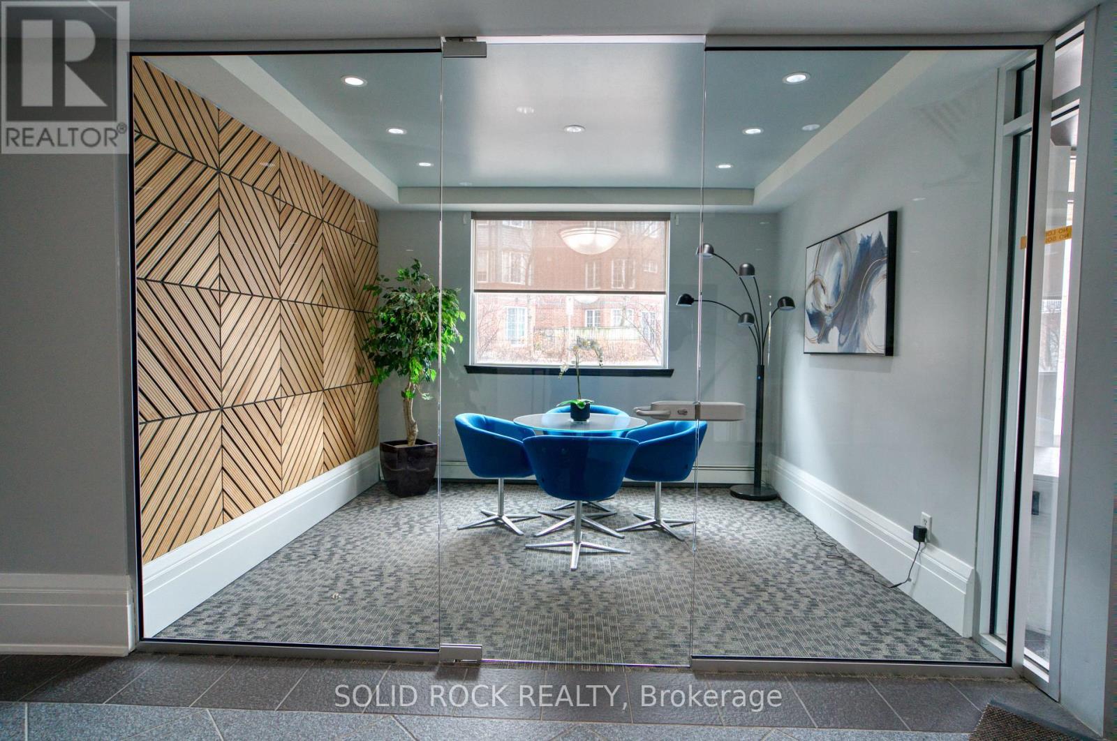 209 - 429 Somerset Street W, Ottawa, Ontario  K2P 2P5 - Photo 3 - X12966490