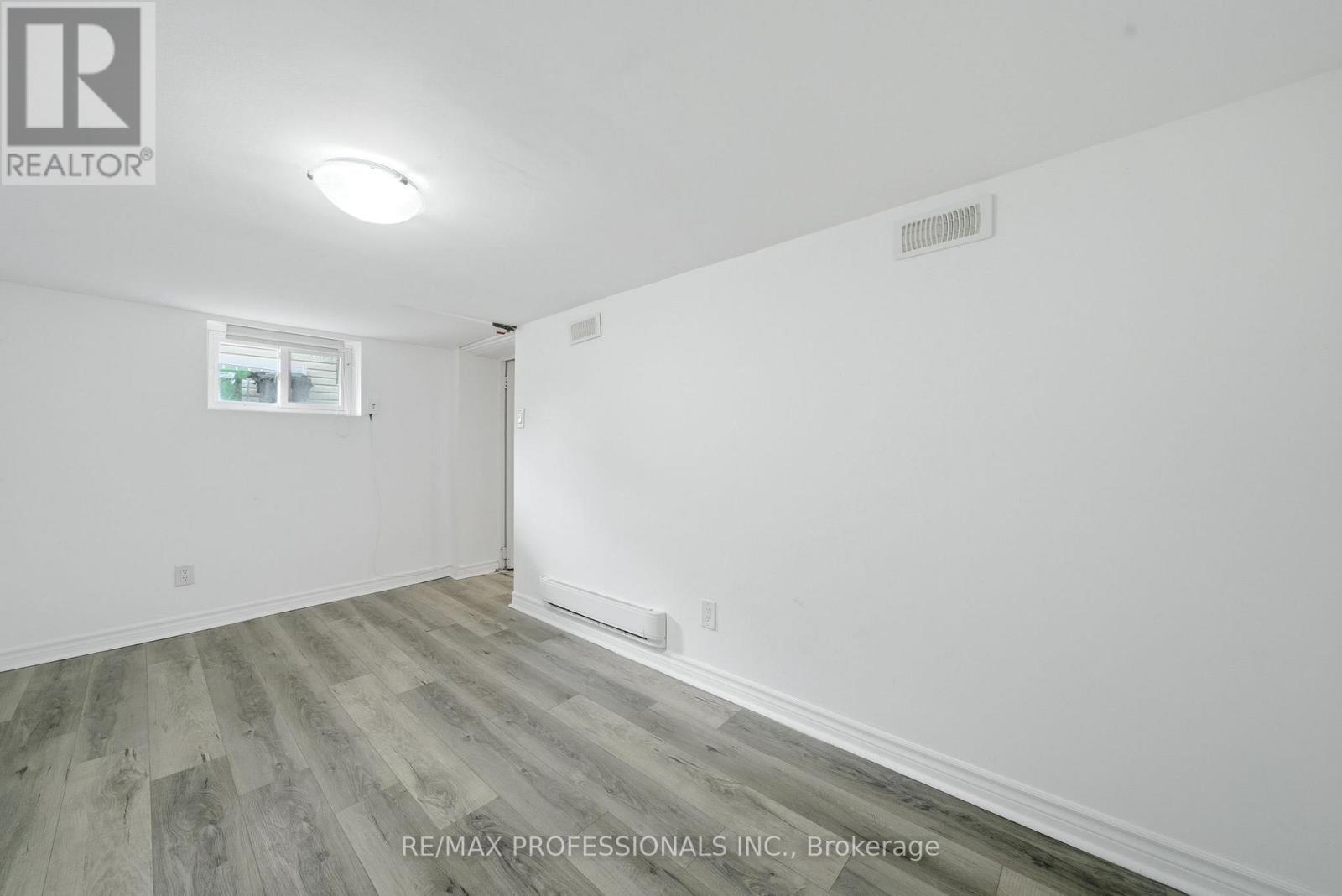 1993 Dufferin Street, Toronto, Ontario  M6E 3P9 - Photo 11 - C12915832