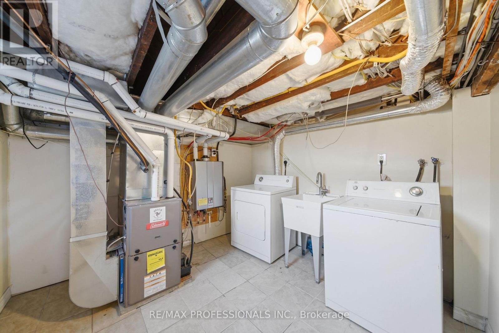 1993 Dufferin Street, Toronto, Ontario  M6E 3P9 - Photo 12 - C12915832