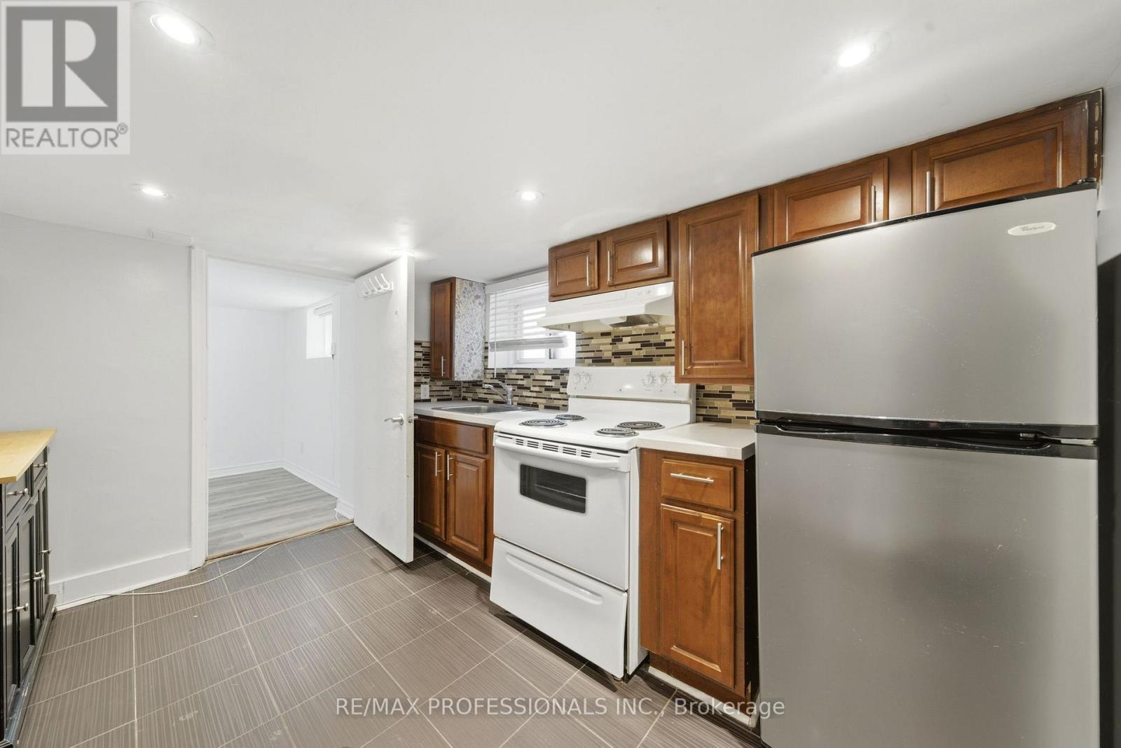 1993 Dufferin Street, Toronto, Ontario  M6E 3P9 - Photo 6 - C12915832