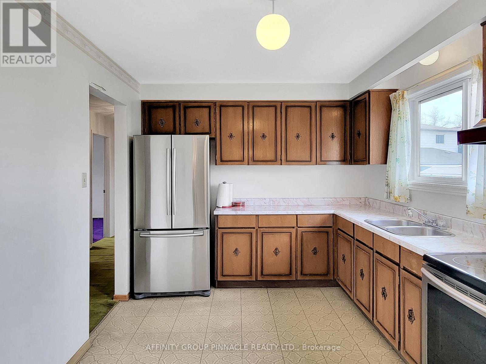 2338 Dorothea Court, Mississauga, Ontario  L5B 2B7 - Photo 13 - W12969362