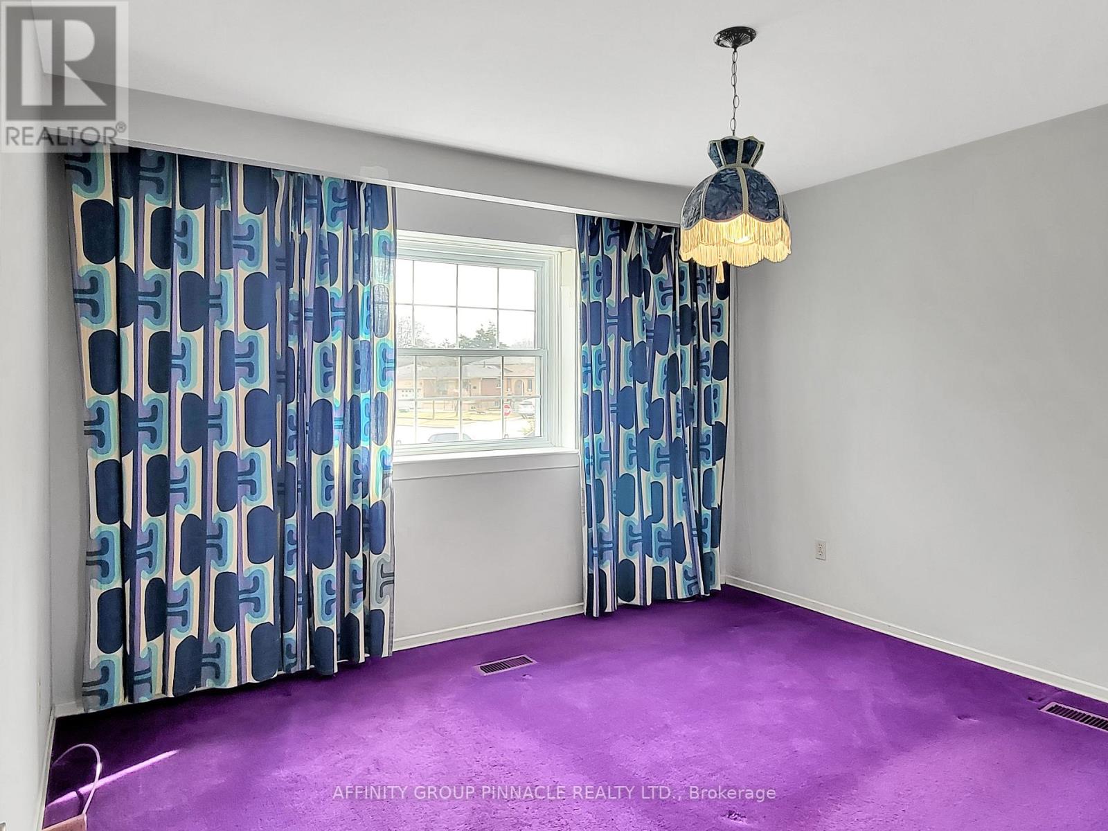 2338 Dorothea Court, Mississauga, Ontario  L5B 2B7 - Photo 18 - W12969362