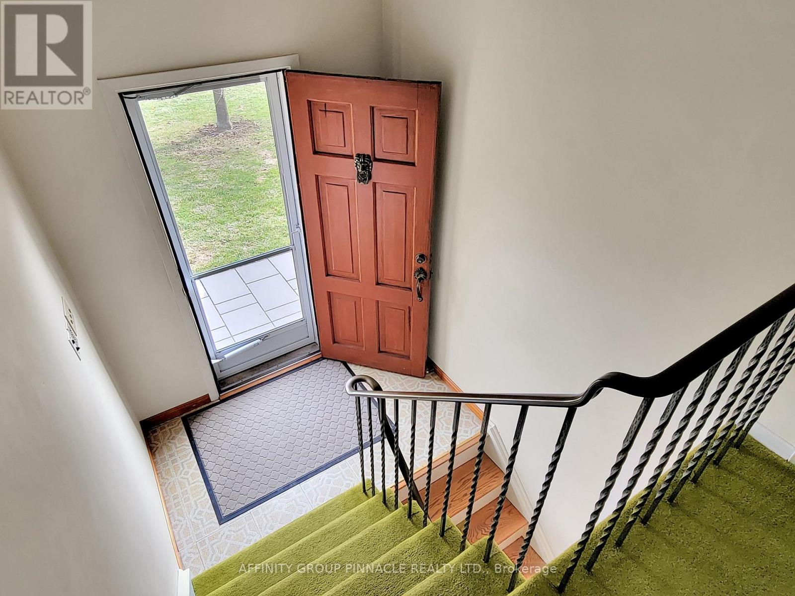 2338 Dorothea Court, Mississauga, Ontario  L5B 2B7 - Photo 23 - W12969362