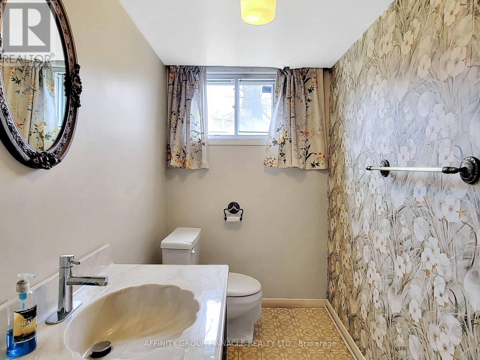 2338 Dorothea Court, Mississauga, Ontario  L5B 2B7 - Photo 29 - W12969362