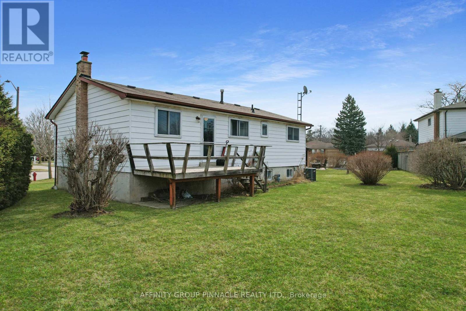 2338 Dorothea Court, Mississauga, Ontario  L5B 2B7 - Photo 38 - W12969362