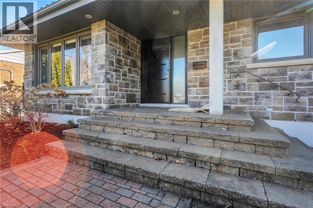 30 Windermere Crescent, Woodstock, Ontario N4S 6T2 - Photo 3 - 40816809