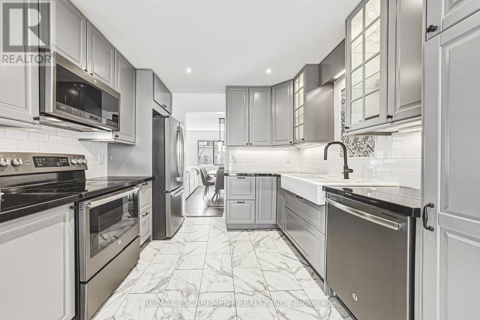 242 - 2055 Walkers Line, Burlington, Ontario  L7M 4B5 - Photo 8 - W12922590