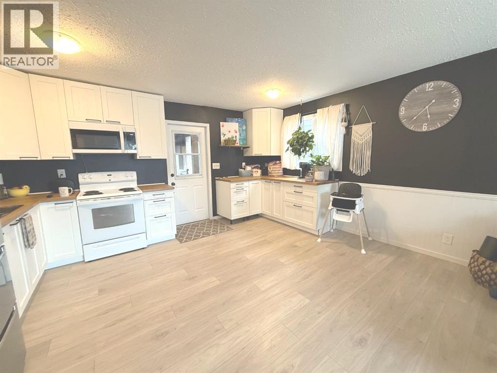 101 Lakeview Avenue, Gull Lake, Alberta  T4L 2N1 - Photo 13 - A2295847