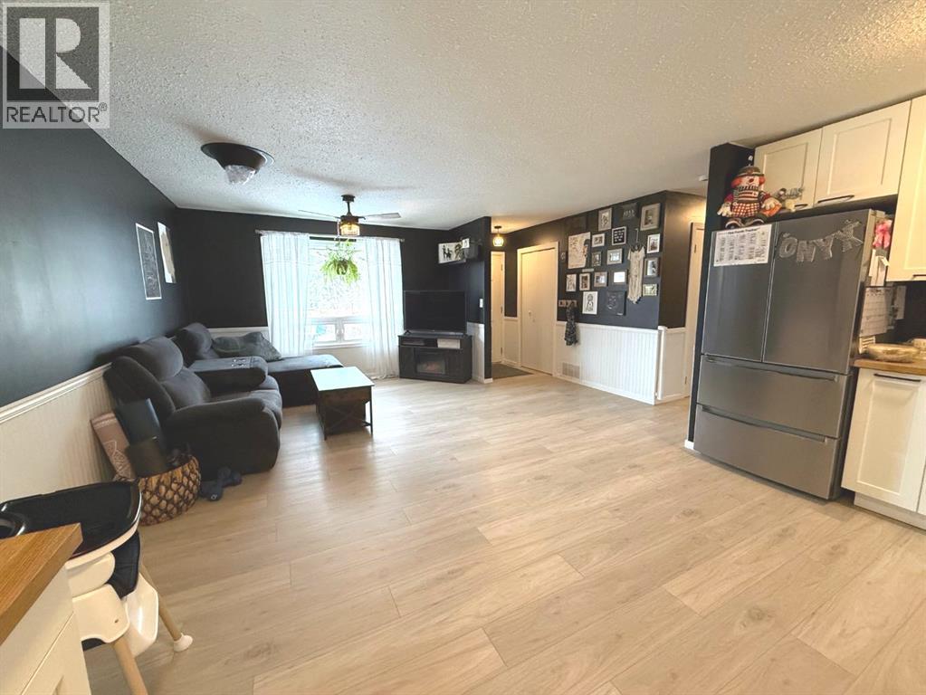 101 Lakeview Avenue, Gull Lake, Alberta  T4L 2N1 - Photo 8 - A2295847